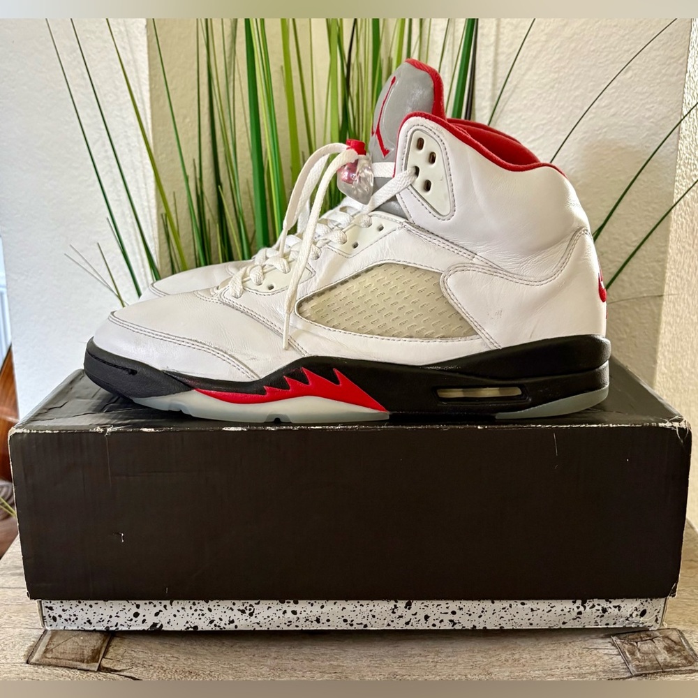Jordan 5 Retro Mid Fire Red Sneakers